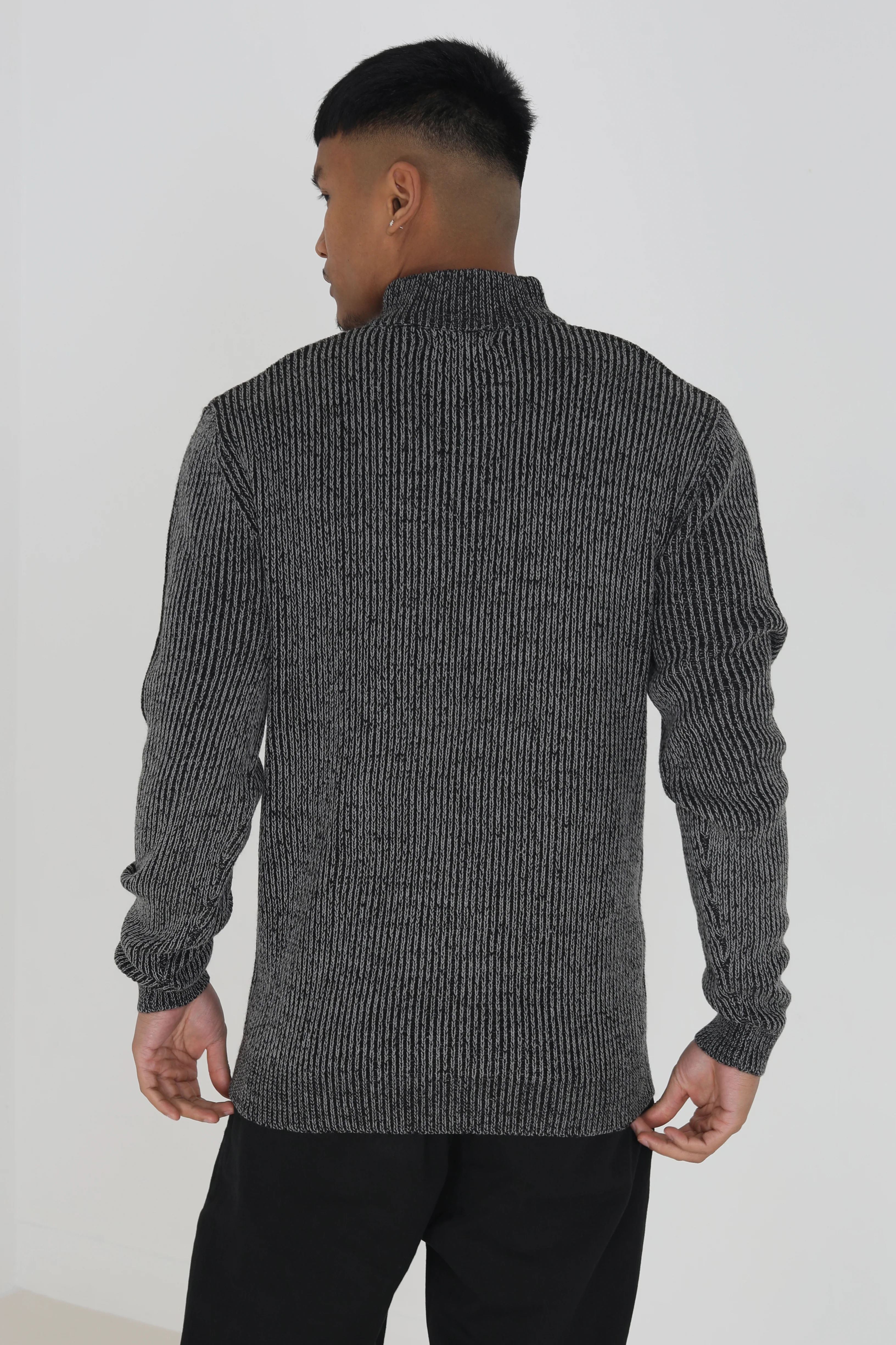Bradshaw Button Sweatshirt - Image 7