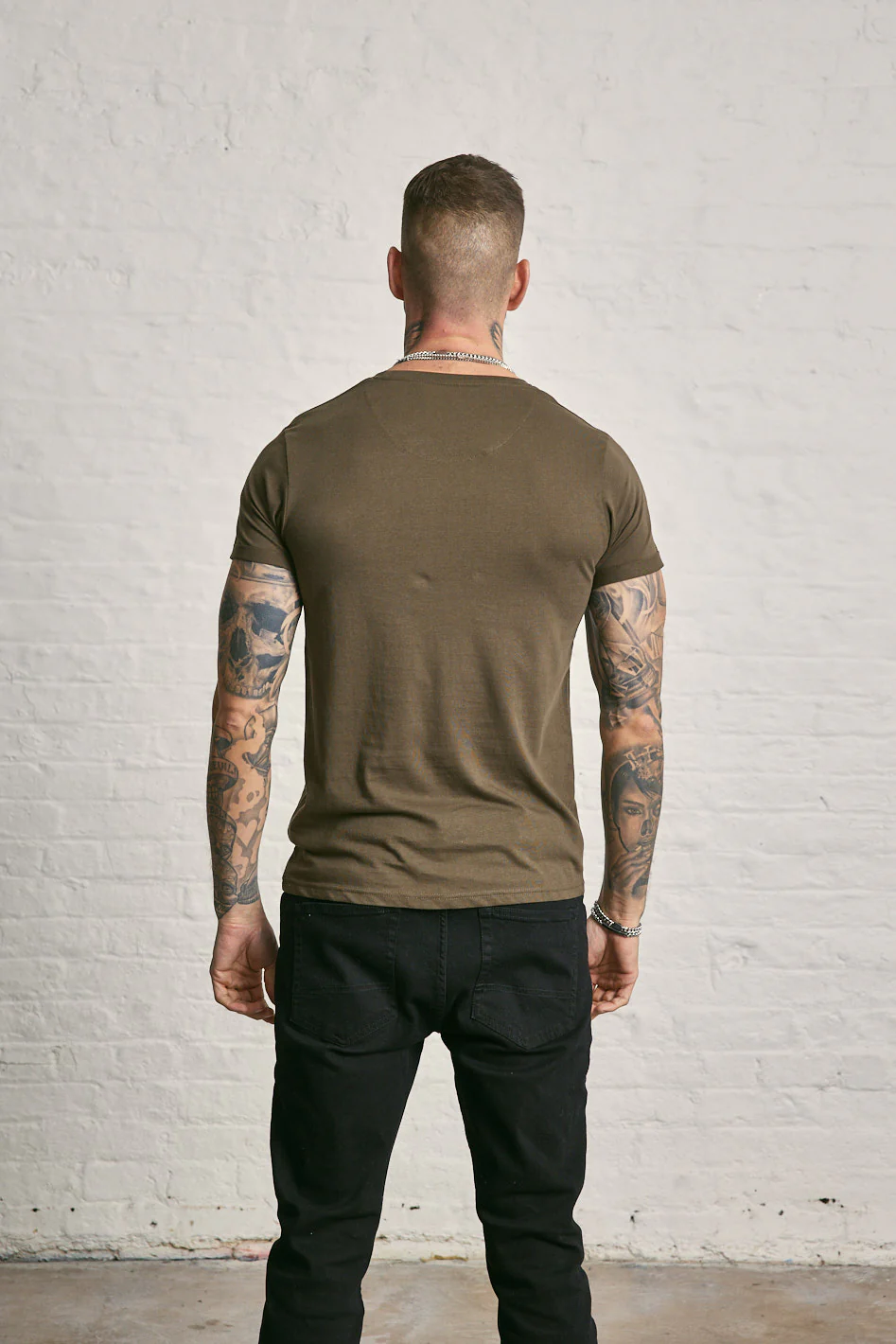 Crew Neck Pocket Roll T-Shirt - Image 3