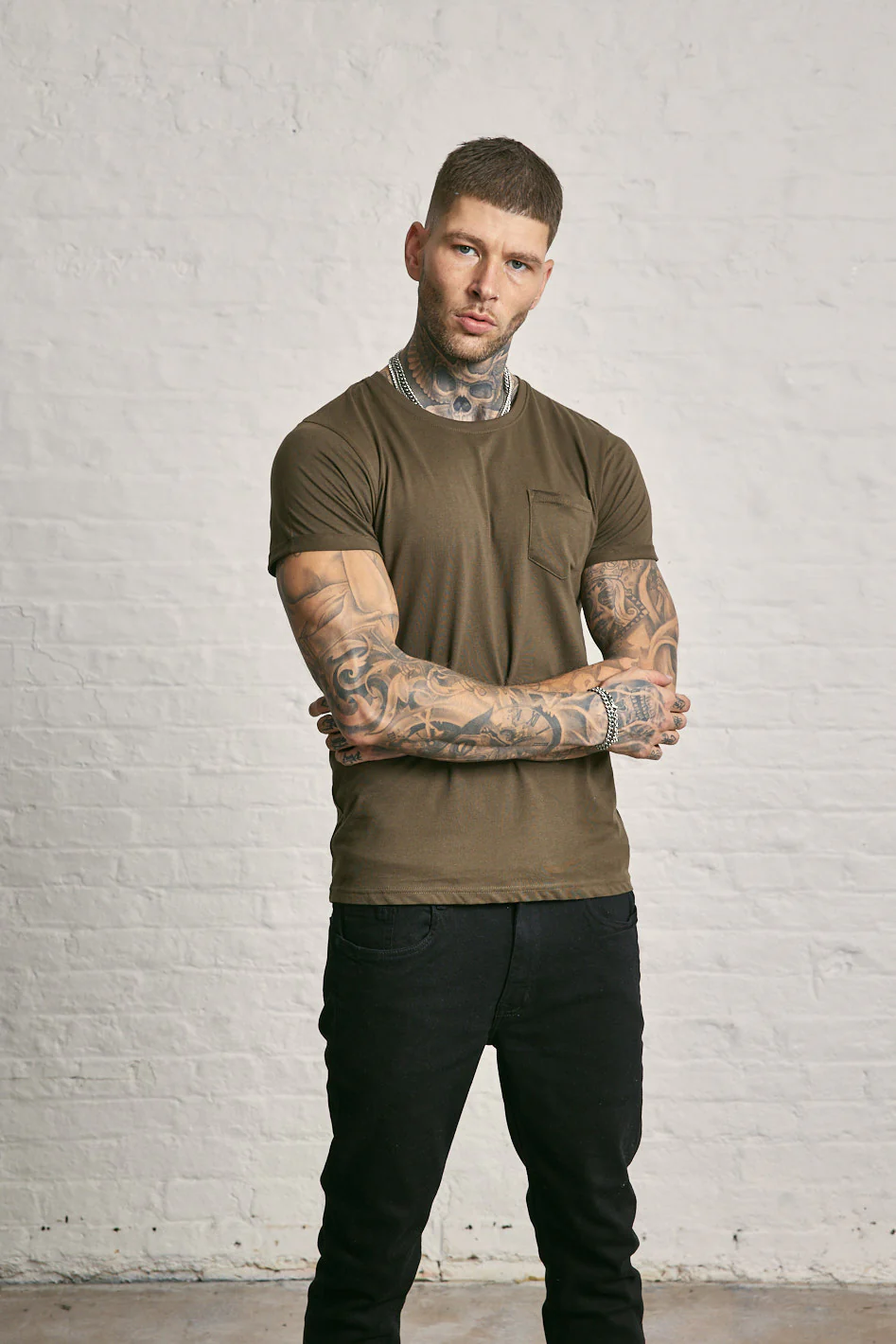 Crew Neck Pocket Roll T-Shirt - Image 4