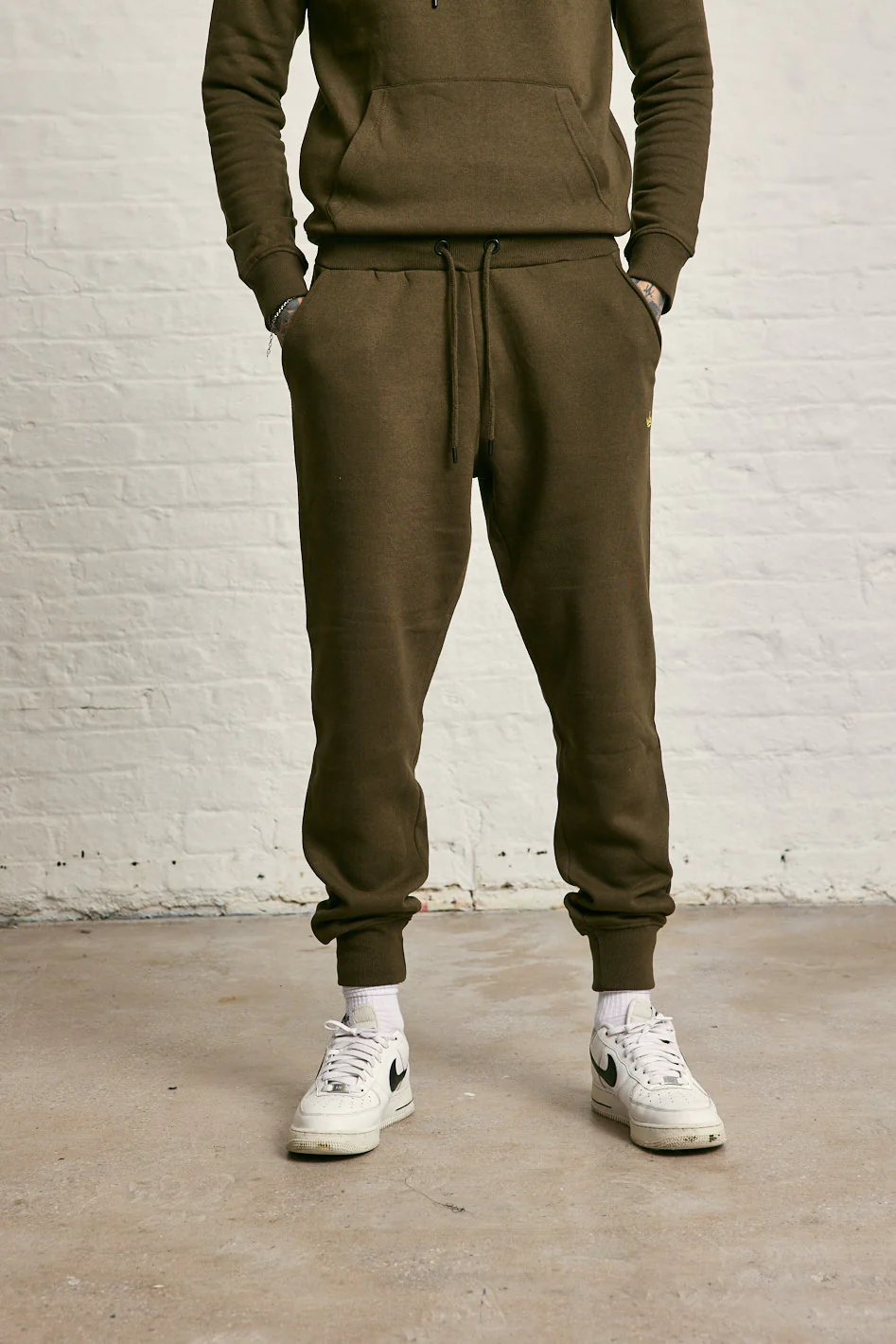 IN Crown EMB Joggers - Image 12