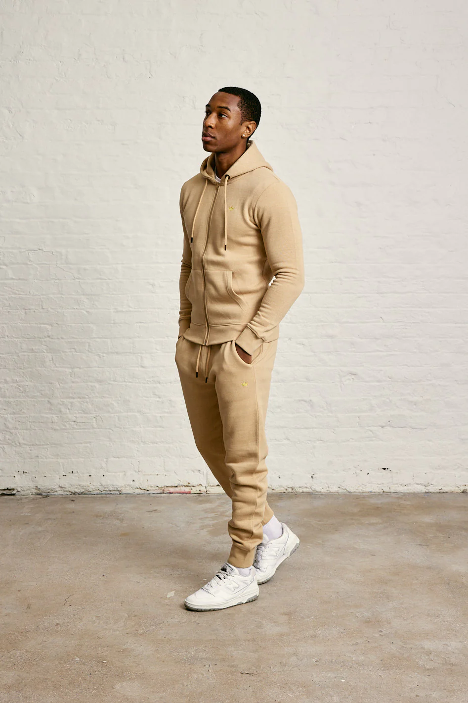 IN Crown EMB Joggers - Image 9
